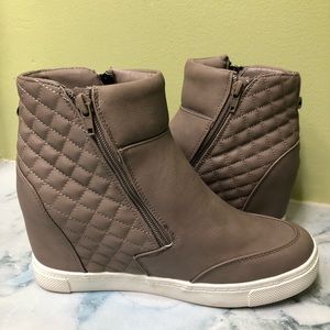 NWOT Steve Madden Wedge High Top Sneakers